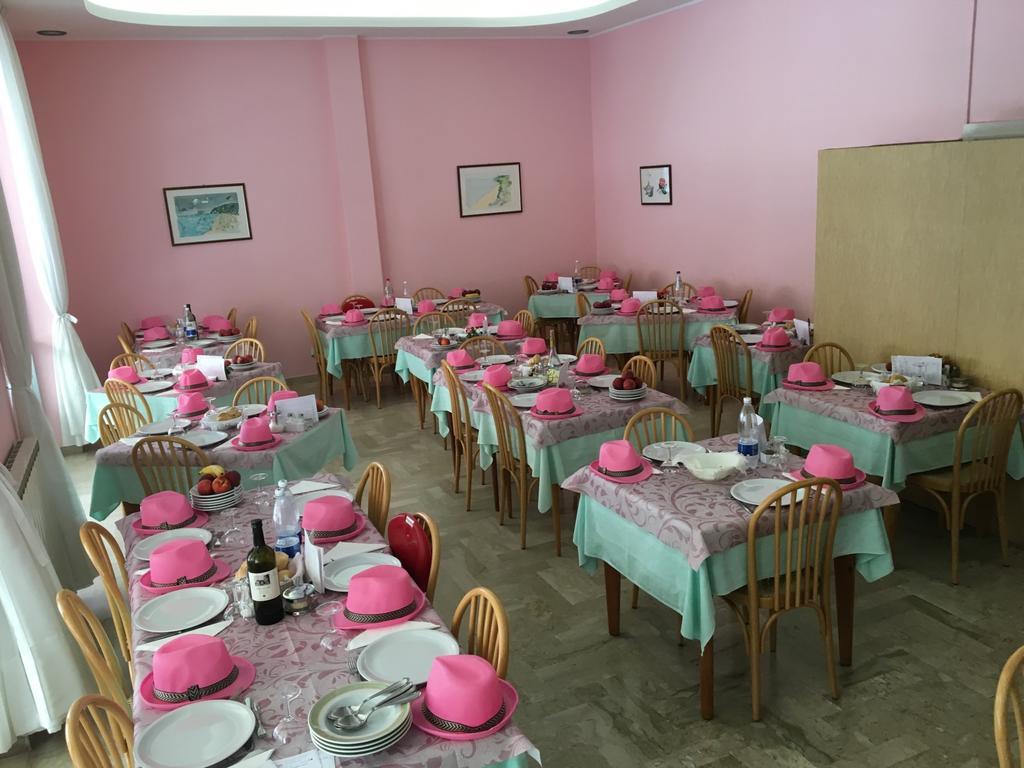 Hotel Nuovo Fiore كاتوليكا المظهر الخارجي الصورة