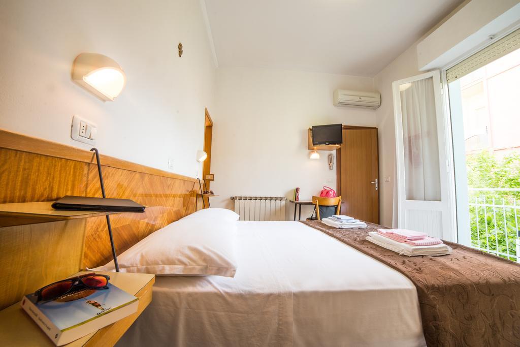 Hotel Nuovo Fiore كاتوليكا الغرفة الصورة