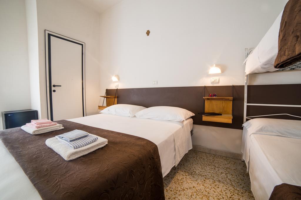 Hotel Nuovo Fiore كاتوليكا الغرفة الصورة