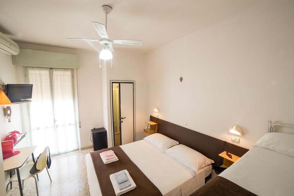 Hotel Nuovo Fiore كاتوليكا الغرفة الصورة
