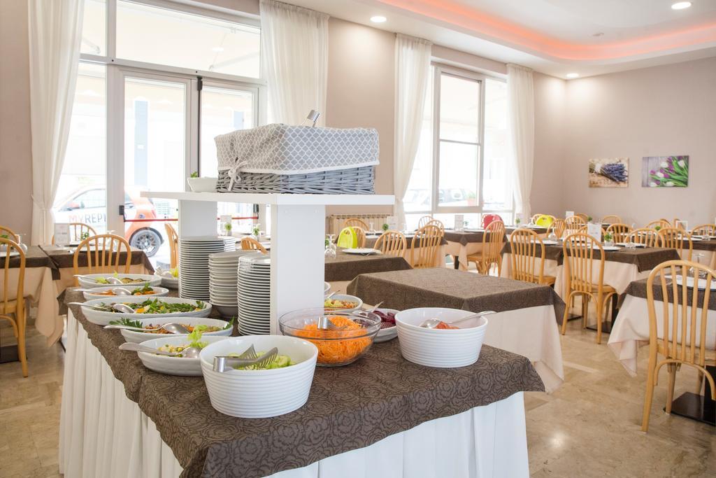 Hotel Nuovo Fiore كاتوليكا المظهر الخارجي الصورة