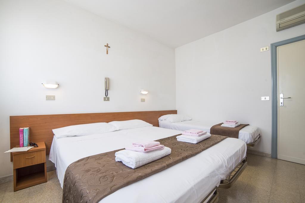 Hotel Nuovo Fiore كاتوليكا المظهر الخارجي الصورة