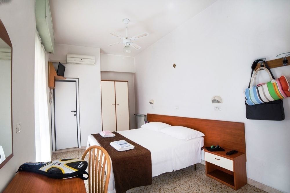 Hotel Nuovo Fiore كاتوليكا المظهر الخارجي الصورة